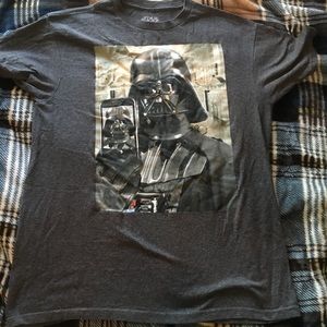 Disney Medium Darth Vader selfie Star Wars Shirt
